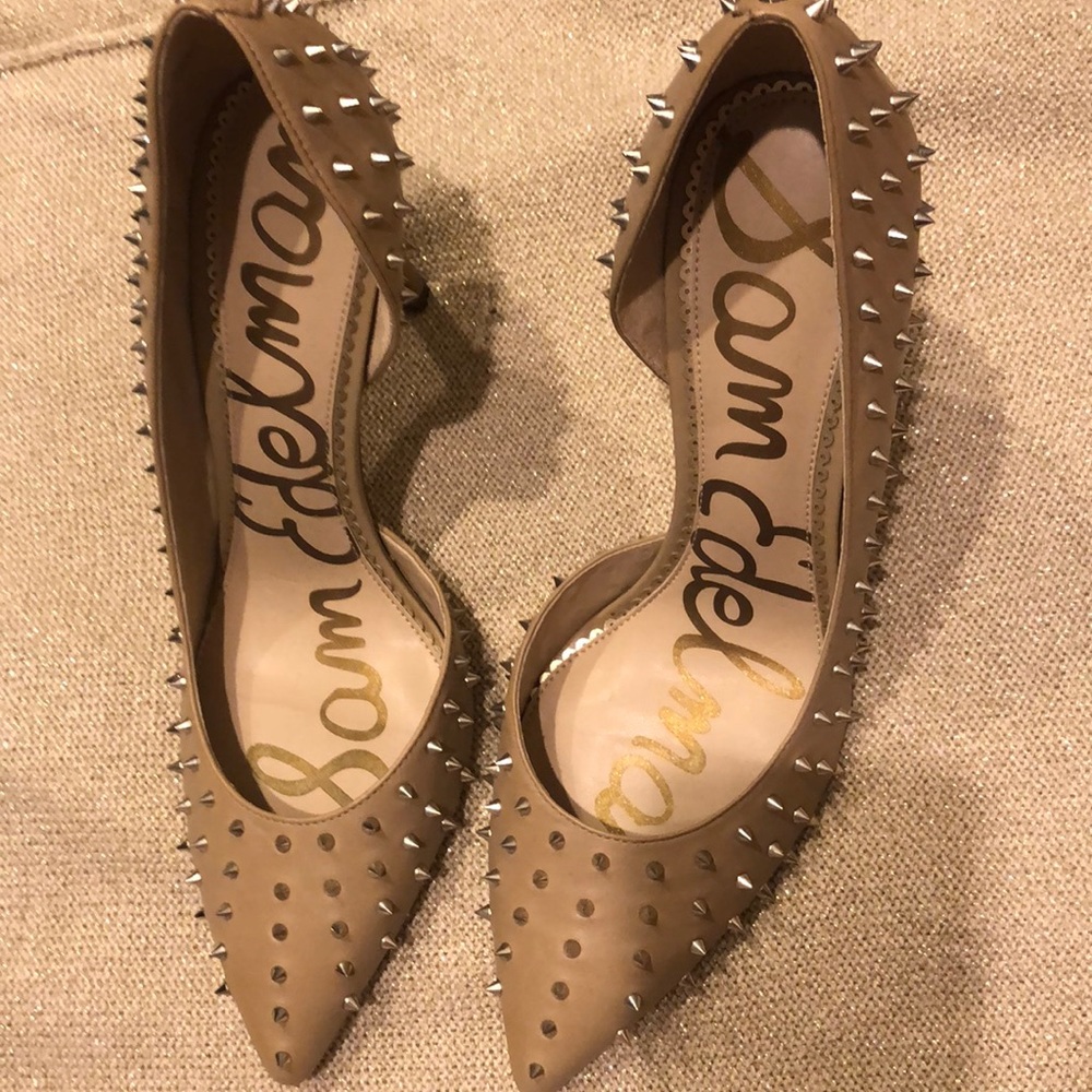 New without tags Sam Edelman tan spiked heels
